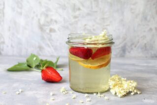 Recept nedelje: Sok (sirup) od zove 3