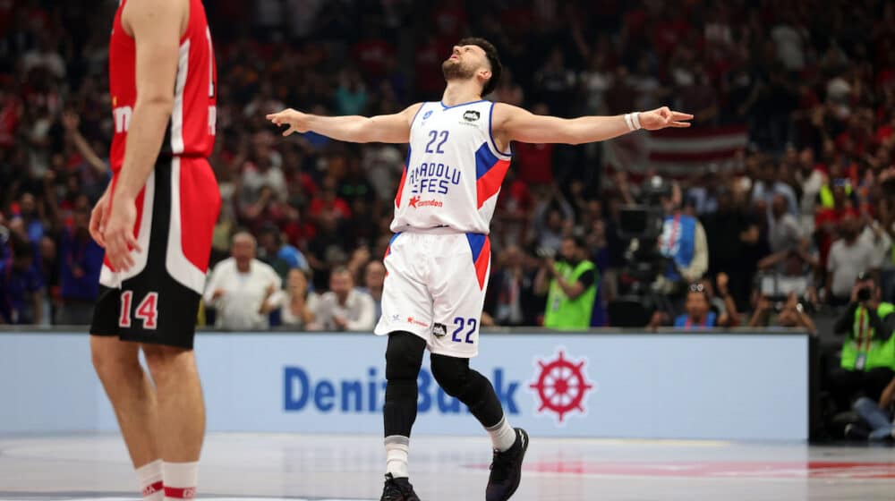 Micić odveo Efes u finale 1