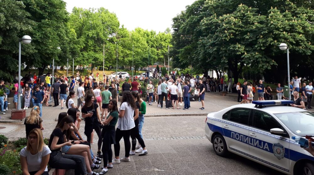 Sagovornici Danasa o dojavama o bombama: Nerealan scenario da su se Ukrajinci i Albanci udružili protiv Srba 1