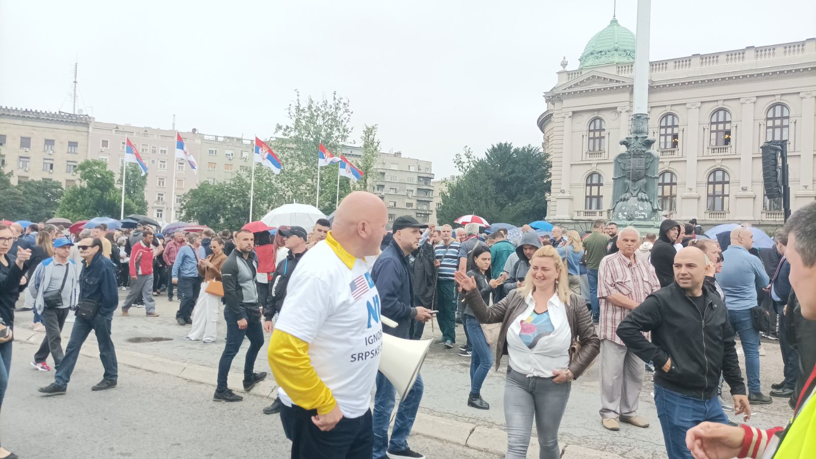 Kako je izgledao skup podrške Vučiću ispred Skupštine i Predsedništva? 3
