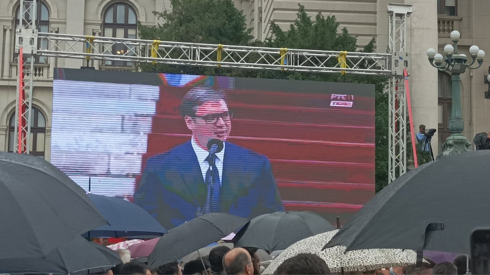 Kako je izgledao skup podrške Vučiću ispred Skupštine i Predsedništva? 2