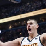 Jokić u društvu Dankana i Karija 5