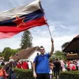 U Kumrovcu više hiljada poštovalaca Josipa Broza Tita (FOTO) 5