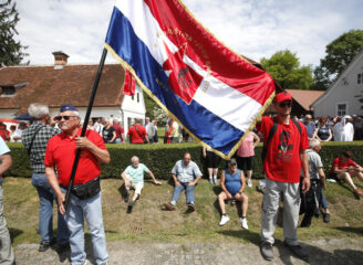dan mladosti kumrovec U Kumrovcu više hiljada poštovalaca Josipa Broza Tita (FOTO) 2