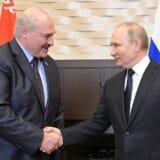 Lukašenkov preventivni udar završio u bočici kozmetike u Rusiji 12