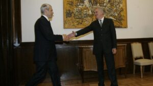 U Srbiji se prvi put uvodi limit koliko stranka može da potroši u kampanji: Najviši iznos je za drugi krug predsedničkih izbora 19 U Srbiji se prvi put uvodi limit koliko stranka može da potroši u kampanji: Najviši iznos je za drugi krug predsedničkih izbora 11
