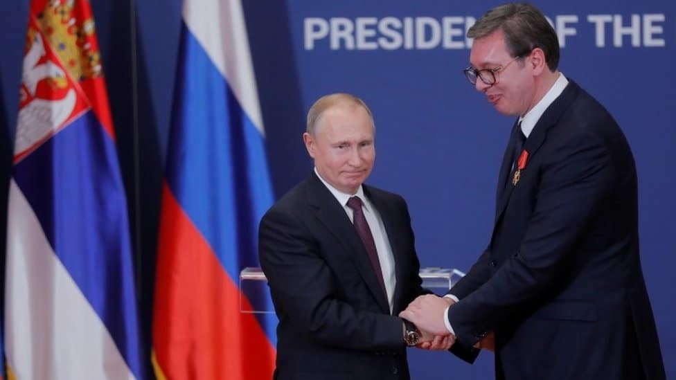 Zorana Mihajlović za BBC: „Interesi ruskih lobija su bili jači" kada se birao izvor gasa u Srbiji 2 Russian President Vladimir Putin decorates Serbian President Aleksandar Vucic with an order of Alexander Nevsky after their meeting in Belgrade in January