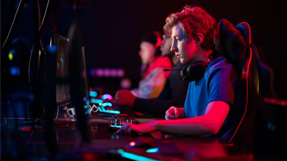 Francuska, video igre i jezik: Engleske reči zameniti domaćim, poručuje Francuska akademija 1 A stock photo of an e-sports player