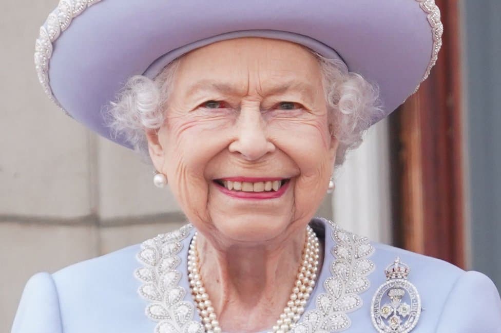 Velika Britanija: Kako je kraljevska porodica proslavila Platinasti jubilej 24 Kraljica Elizabeta II na balkonu Bakingemske palate