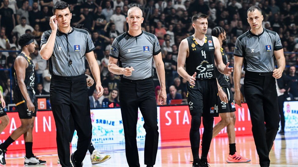 Košarka i plejof ABA lige: „Mnogi bi platili samo da ne sude derbi" - kako je biti sportski sudija u Srbiji 2 Sudije