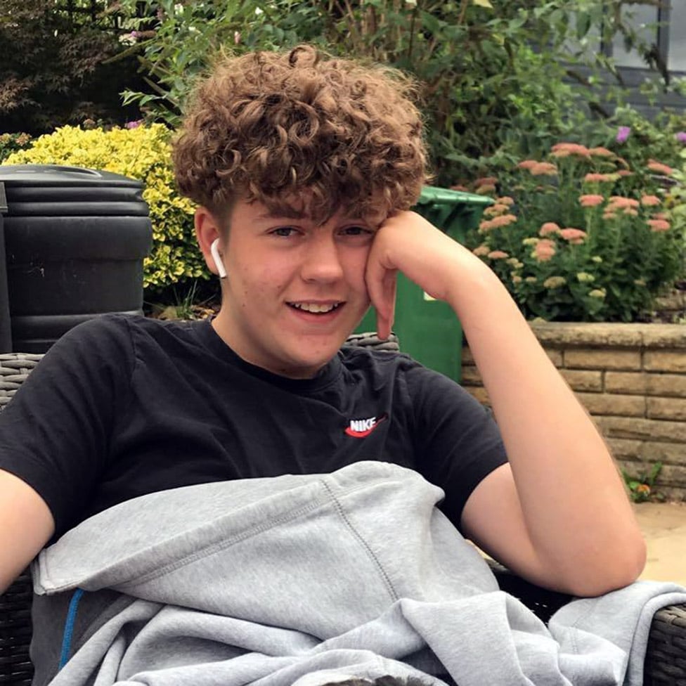 Društvene mreže i mladi: Ubistvo trinaestogodišnjeg Olija Stivensa 1 Oli Stivens