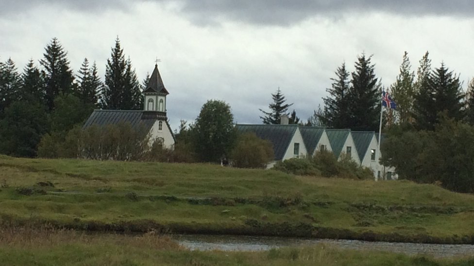 Svetski dan parlamentarizma: Koliko je skupština u Srbiji „direktna moć naroda" 2 Nacionalni park na Islandu u kojem je nastao Alting, prvi parlament na svetu