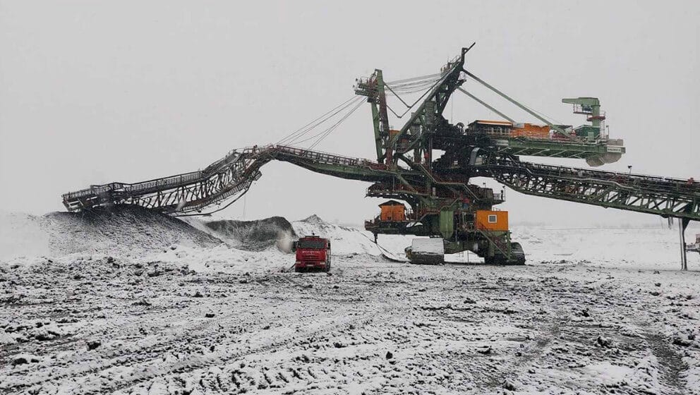 UGASEN POZAR NA BAGERU ZA ODLAGANJE ZEMLJE U KOLUBARI