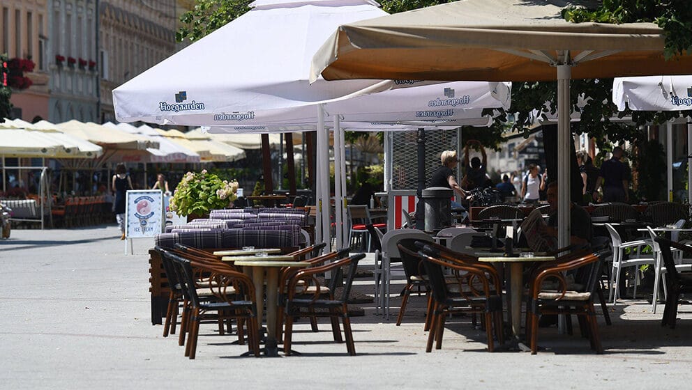 Mladići "izigravali mangupe" u kafiću, a onda je konobarica dohvatila palicu... 1