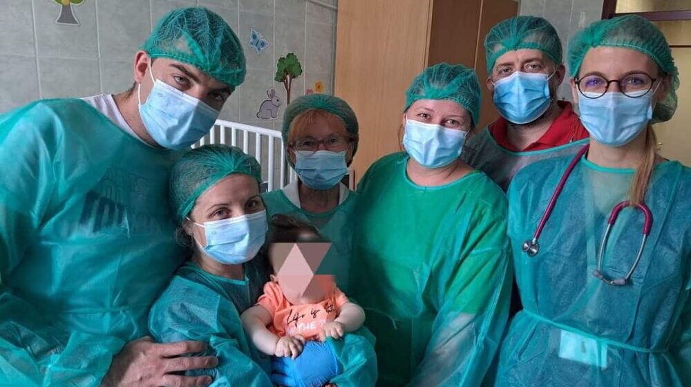 Mali Vukan primio lek Zolgensmu, porodica poručila građanima: Hvala što ste mu spasili život 1