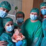 Mali Vukan primio lek Zolgensmu, porodica poručila građanima: Hvala što ste mu spasili život 6