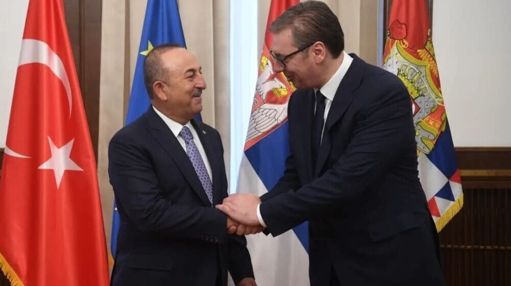 Vučić u razgovoru sa Čavušogluom: Tursku vidimo kao snažnog partnera 1