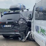 Nema povređenih u saobraćajnoj nezgodi ansambla Pozorišta "Bora Stanković" iz Vranja, koja se dogodila kod Paraćina 14