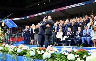 Proslava Dana policije Vulin na obeležavanju Dana MUP-a i Dana policije: Država će vas opremiti i naoružati, ali čast da vam da ne može (FOTO) 2