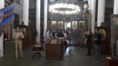 Reporter Danasa na licu mesta: Iz Crkve "Svete Trojice" u Vranju sklonjene oštećene ikone 3