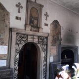Reporter Danasa na licu mesta: Iz Crkve "Svete Trojice" u Vranju sklonjene oštećene ikone 7