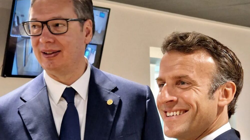 Sreli se Vučić i Makron na Pariskom mirovnom forumu 1
