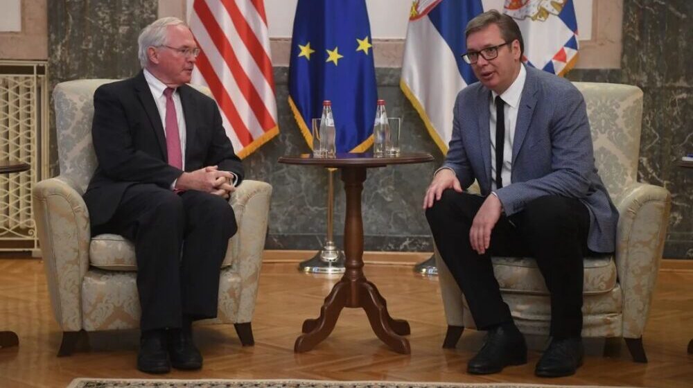 Hil sa Vučićem: Od Srbije očekujemo jasnu osudu ruske agresije na Ukrajinu 1