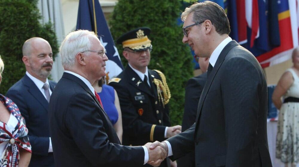 Vučić danas sa ambasadorom SAD Kristoferom Hilom 1