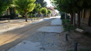 "Dakar reli" na vranjskim ulicama: Rupe, pesak i prašina 3