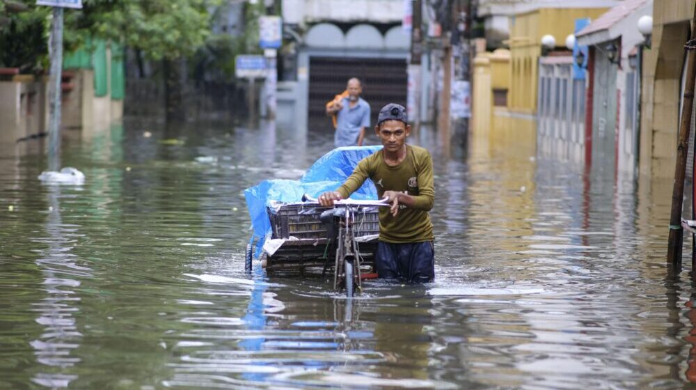 U Bangladešu poplave izazivaju probleme sa pijaćom vodom i hranom 1