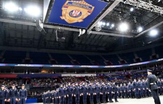 Proslava Dana policije Vulin na obeležavanju Dana MUP-a i Dana policije: Država će vas opremiti i naoružati, ali čast da vam da ne može (FOTO) 7