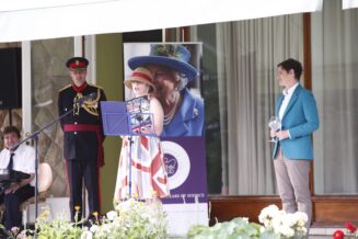 PROSLAVA ZVANICNOG RODJENDANA KRALJICE ELIZABETE II U BEOGRADU "Platinasti jubilej" kraljice Elizabete obeležen i u Beogradu (FOTO) 2