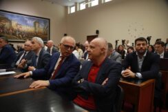 KONSTITUTIVNA SEDNICA SKUPSTINE GRADA BEOGRADA Nikodijević ponovo predsednik Skupštine grada Beograda: "Za" glasalo 57 odbornika, nema nevažećih glasova 15