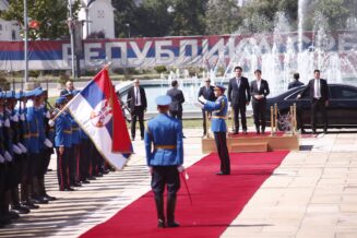 (FOTO) Abazović doputovao u dvodnevnu posetu Srbiji, svečani doček ispred Palate Srbija priredila Ana Brnabić 2