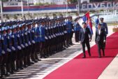 (FOTO) Abazović doputovao u dvodnevnu posetu Srbiji, svečani doček ispred Palate Srbija priredila Ana Brnabić 29