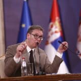 Zbog čega Vučić uoči sastavljanja nove vlade, u najavama insistira da će ona biti multietnička? 4