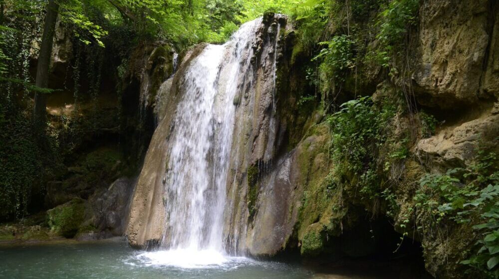 Izložba fotografija Geoparka Đerdap u galerijskom prostoru Biblioteke u Kladovu 1