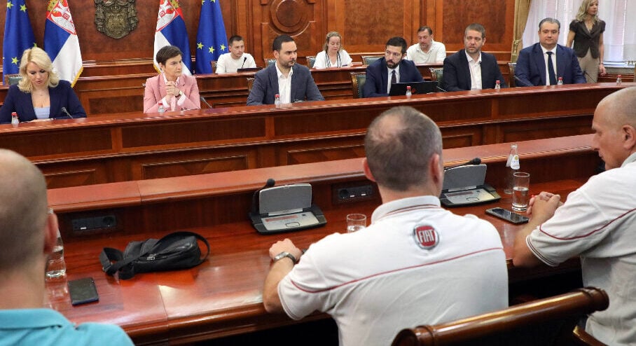 Opet bez dogovora u Vladi Srbije: Radnici Fijata najavili štrajk u petak 1