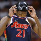 Džoel Embid operisao prste na šaci 6