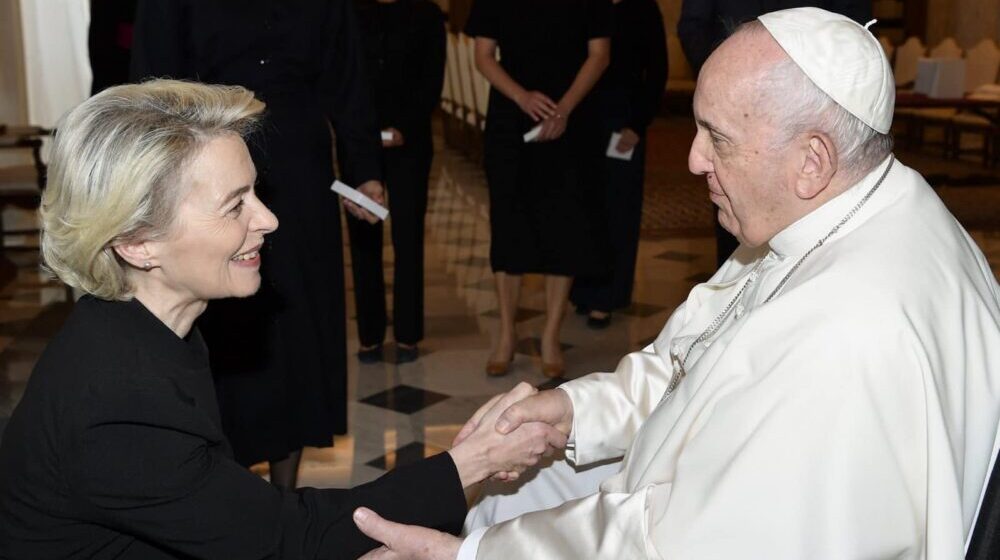 Fon der Lajen sa papom Franjom o ratu u Ukrajini i krizi sa hranom 1