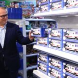 "Vesićeva pokretna kancelarija" košta 360 dinara kod Kineza 5