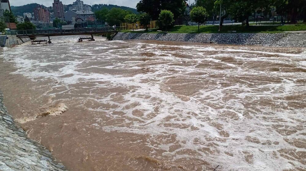 Nabujala Đetinja poplavila deo Užica 1