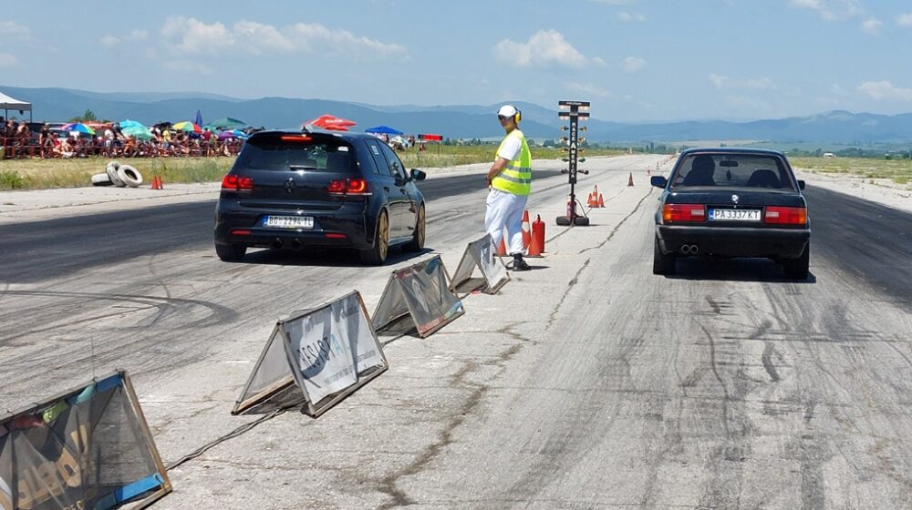 Trka ubrzanja na aerodromu Ponikve, kod Užica 1