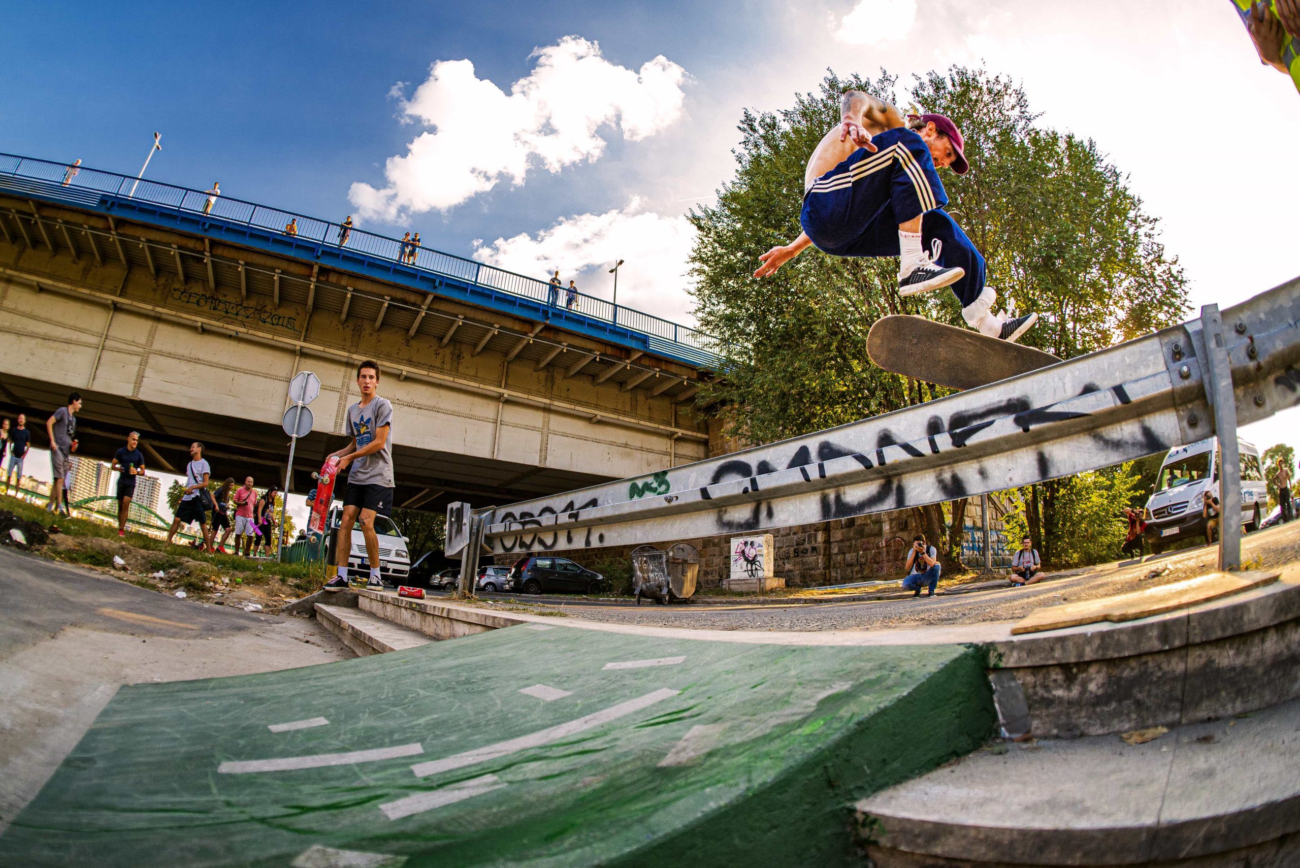 Sirovo, iskreno i autentično, umetničkim sjedinjavanjem koncipiran je Najkraći samit 7