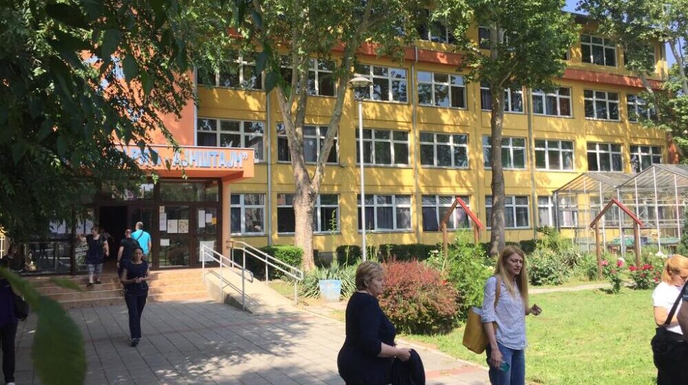 Lažne dojave o bombama u dve novosadske škole 1