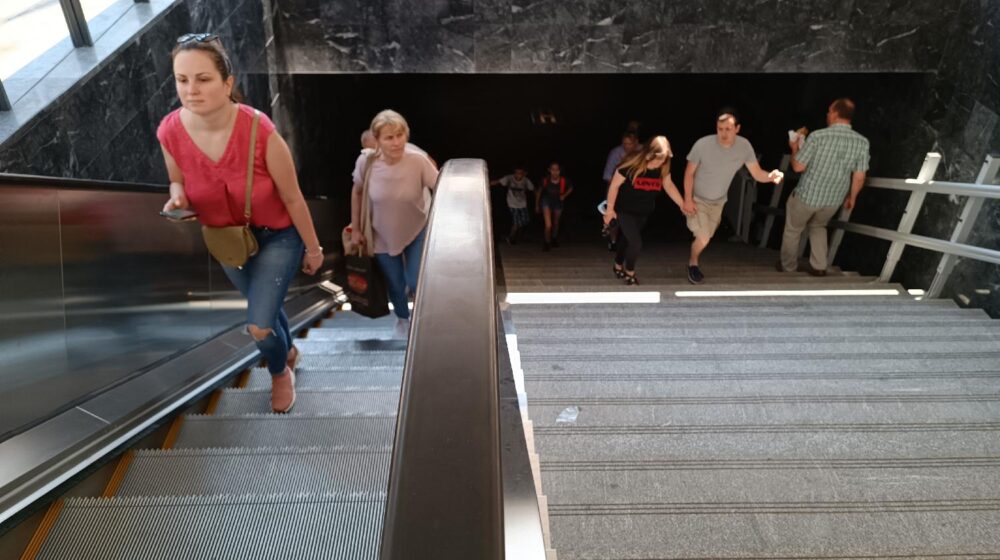 Putevi Beograda: Pokretne stepenice u podzemnom prolazu neko zaglavio, nisu se pokvarile 1