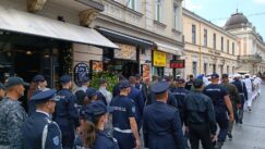 Proslava Dana policije Vulin na obeležavanju Dana MUP-a i Dana policije: Država će vas opremiti i naoružati, ali čast da vam da ne može (FOTO) 24