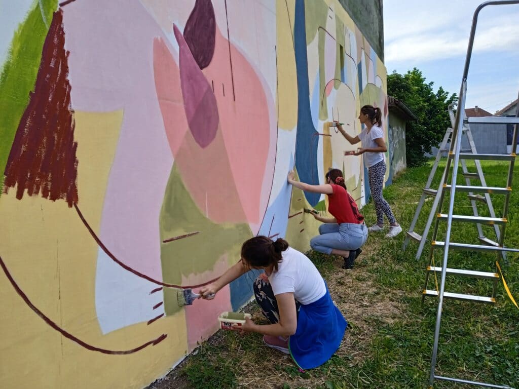 Subotičke umetnice naslikale mural koji prečišćava vazduh 4