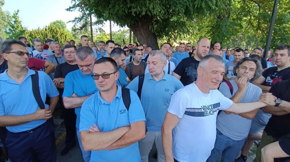 "Da li neko treba da umre za volanom?": Protest zaposlenih u GSP u Pionirskom parku, isplivali mnogi problemi javnog prevoza u Beogradu 1