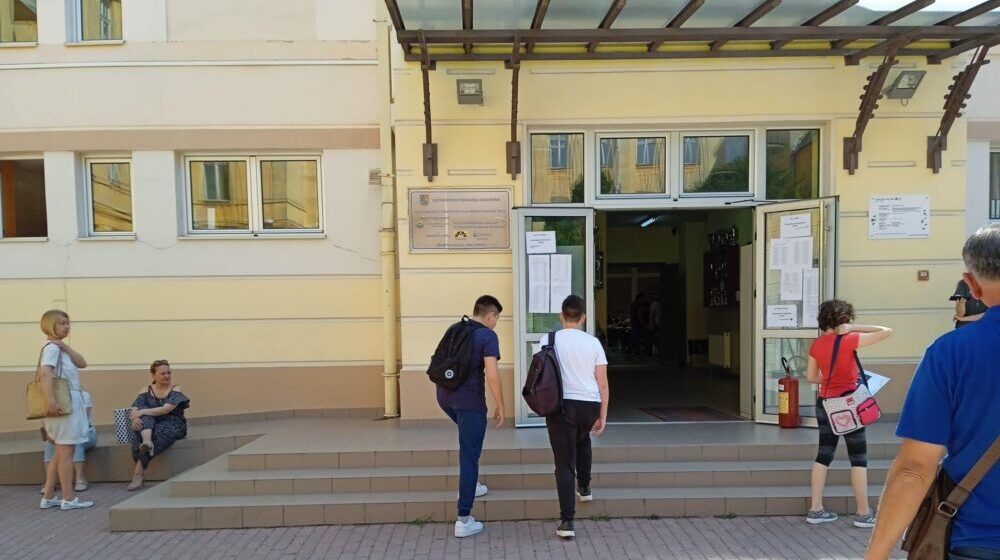 Subotički đaci rešili kombinovani test za pola sata: Mučilo ih je samo jedno pitanje iz hemije 1